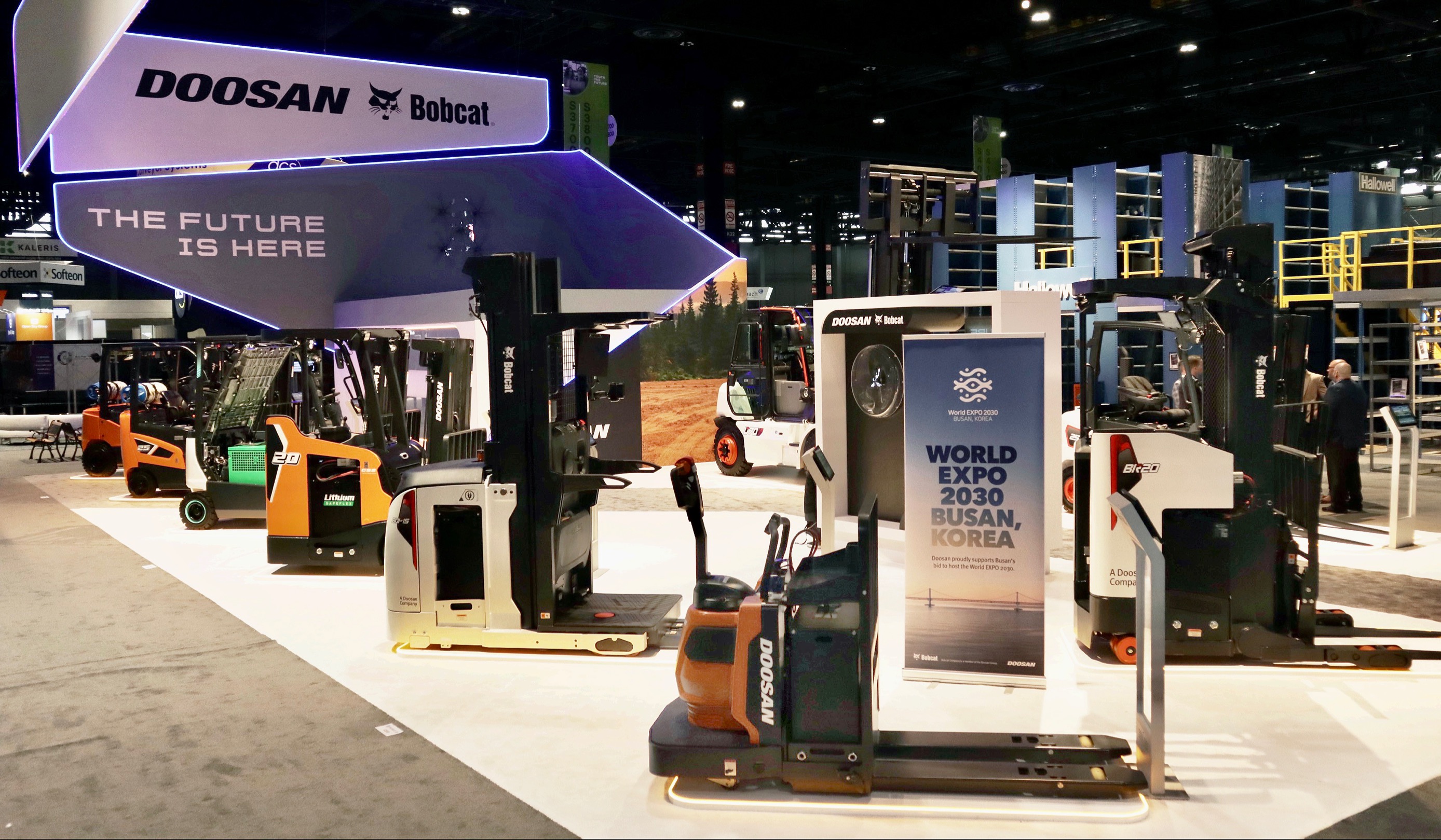 Doosan Bobcat participated in ‘Promat 2023’ and introduced Doosan Industrial Vehicle’s material handling equipment and Bobcat branded forklifts for the first time.