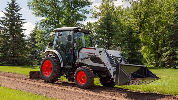 두산밥캣이 최근 북미시장에 출시한 콤팩트 트랙터(Compact Tractor), CT5558 모델